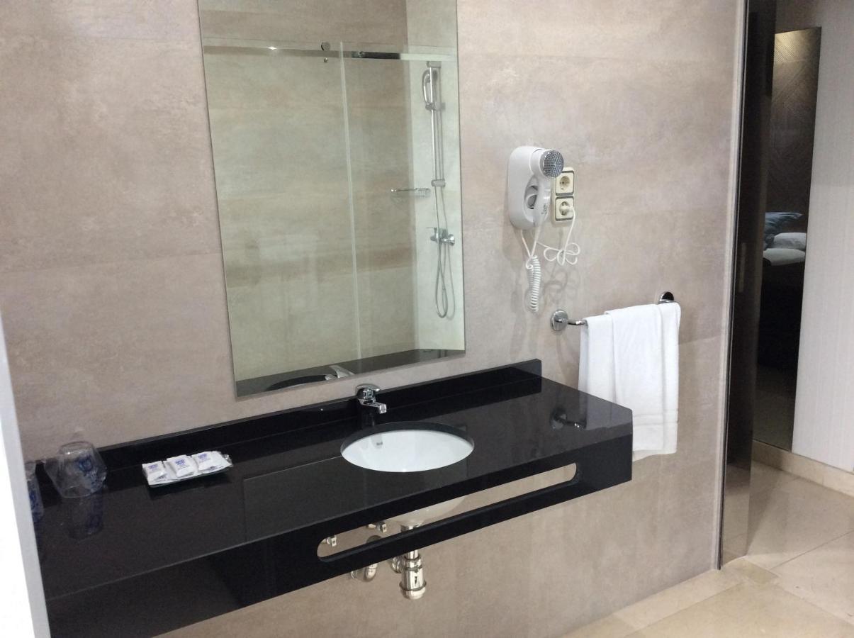 Hotel Ciudad De Fuenlabrada Ngoại thất bức ảnh