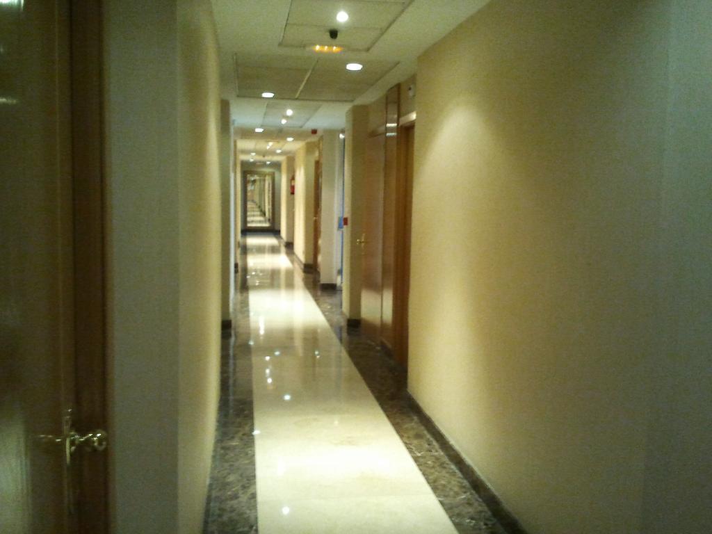 Hotel Ciudad De Fuenlabrada Ngoại thất bức ảnh