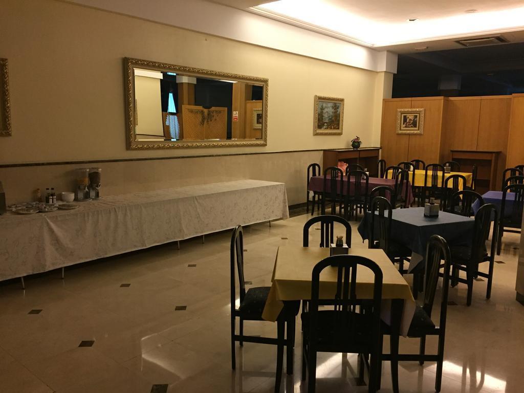 Hotel Ciudad De Fuenlabrada Ngoại thất bức ảnh